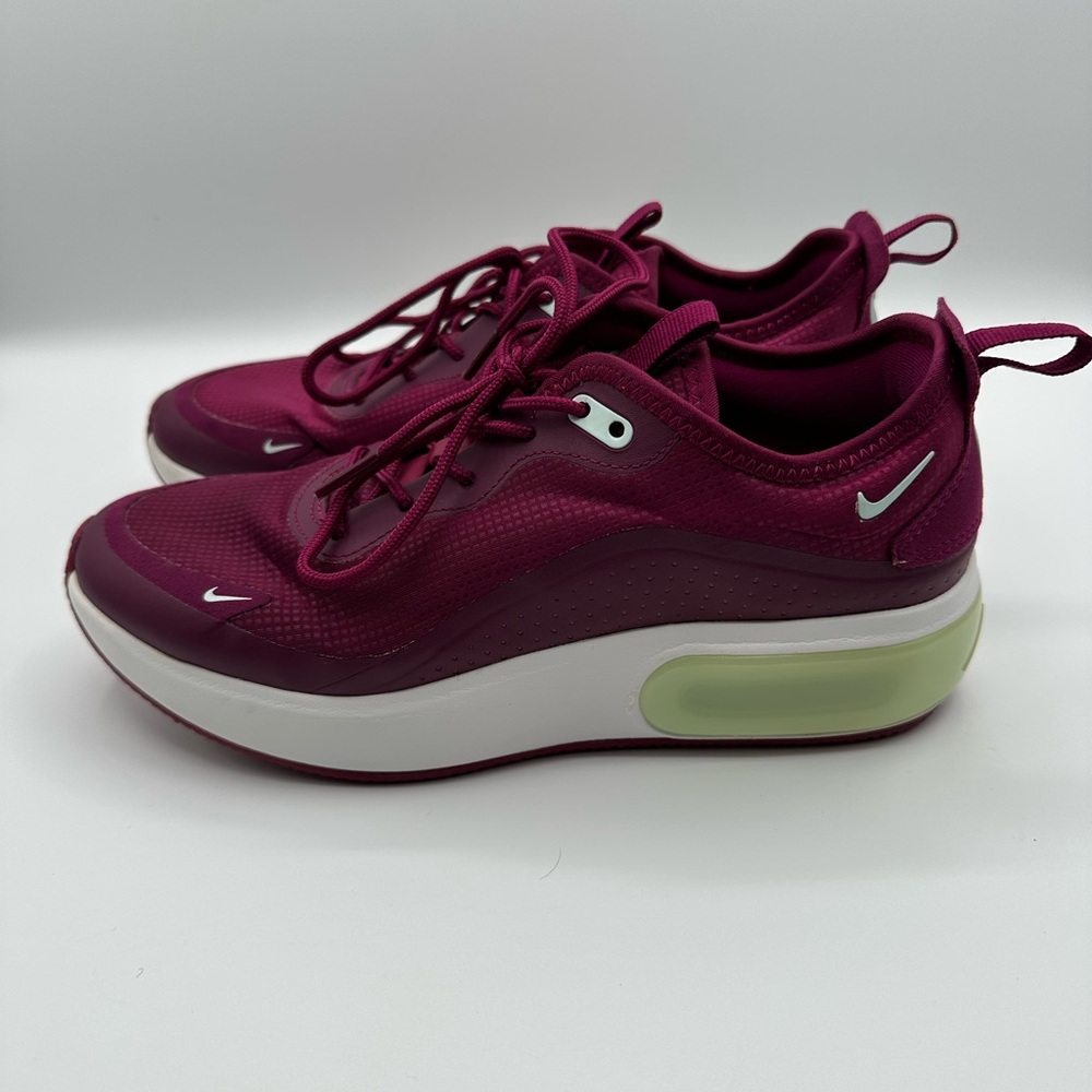 Nike Air Max Dia Womens Sz 7.5 Shoe - Sneaker Purple - AQ4312-600